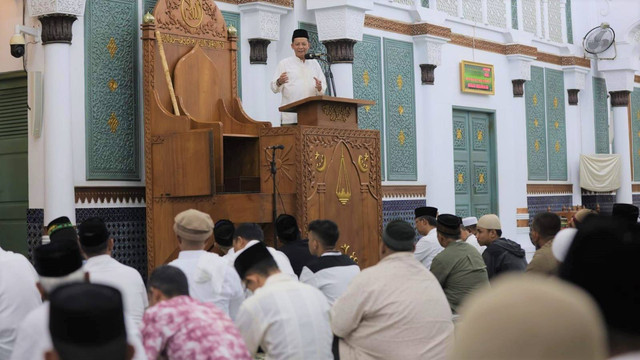 Pj Gubernur Aceh, Achmad Marzuki memberikan sambutan dalam peringatan Tahun Baru Islam 1444 Hijriah. Foto: Abdul Hadi