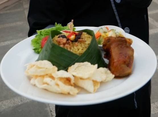 Nasi Kebakar ala Namira Syariah Hotel Surabaya.