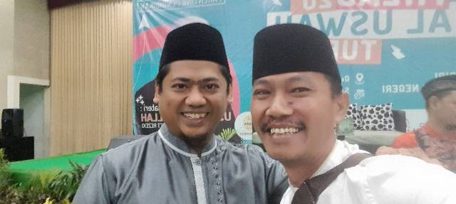 Photo Bersama Ustadz H. Nashrullah,S.Si. Dalam Seminar Parenting LPIT AL USWAH Tuban (Sumber: Dokumen Pribadi)