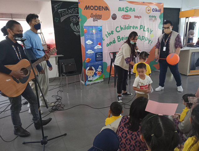 Kreatif, Guru Cikal Ajak Anak Gemar Makan Buah dan Sayur Lewat Story Telling