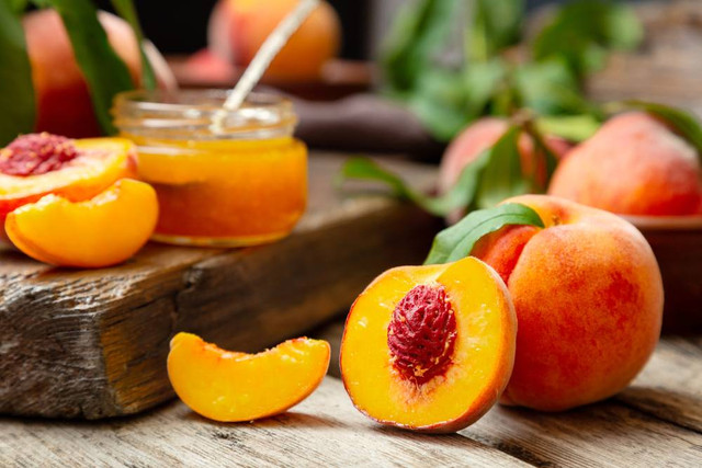 Manfaat peach untuk MPASI bayi. Foto: Shutterstock