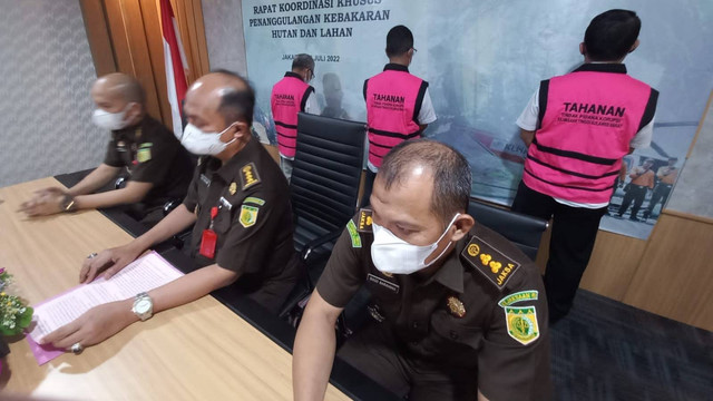 Kejaksaan Tinggi Sulawesi Barat menetapkan 3 tersangka baru dalam kasus dugaan korupsi alih fungsi kawasan hutan lindung di Desa Tadui, Kabupaten Mamuju. Foto: Saharuddin Nasrun/SulbarKini