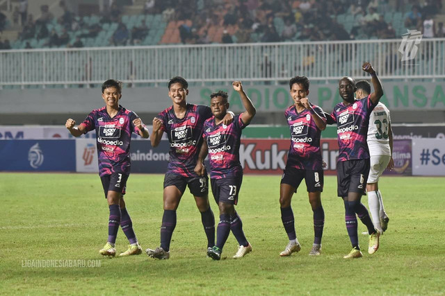 Kiri-ke-kanan: Septian Bagaskara, Edo Febriansyah, David Laly, Ikhsan Nul Zikrak, Makan Konate dalam Laga Rans Nusantara FC vs PSS Sleman pada pekan kedua Liga 1 di Stadion Pakansari, Bogor, pada 29 Juli 2022. Foto: Situs web resmi Liga Indonesia Baru