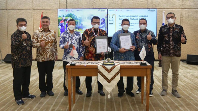 PT PGN Tbk tanda tangani pembangunan Jargas GasKita skema investasi internal untuk 11 kabupaten/kota. Foto: Dok. PGN