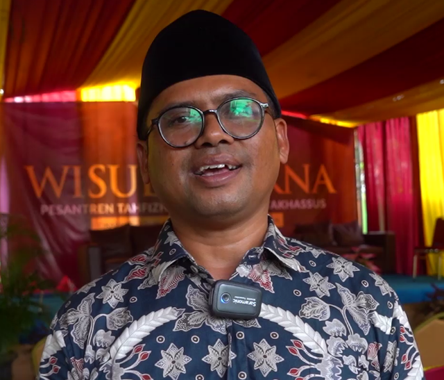 Sosok Sujana, ayah Kamelia, snatri Pesantren Daqu Takhassus asal Tasikmalaya. 