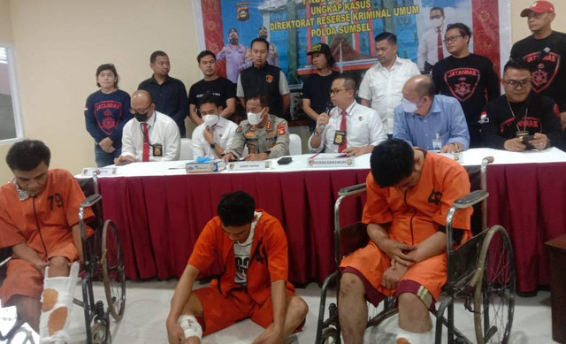 Sindikat pembobol mesin ATM yang ditangkap Polda Sumsel. (ist)
