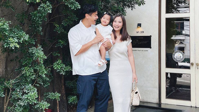 Keluarga Dion Wiyoko. Foto: Instagram @dionwiyoko