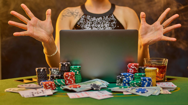 Ilustrasi judi online. Foto: Anton27/Shutterstock