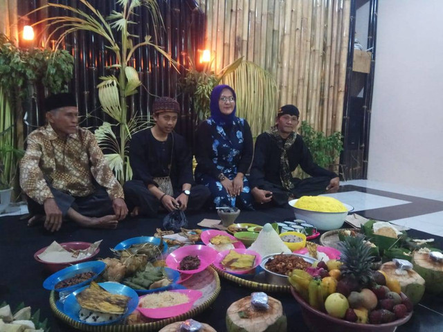 Tradisi Sabumi secara turun temurun masih tetap dilestarikan oleh masyarakat khususnya di Kampung Talahab, Desa Citangtu, Kabupaten Kuningan, Jawa Barat. (andri)