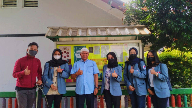 Foto bersama guru kesiswaan SMPN 2 Kemang. Sumber: Foto Pribadi