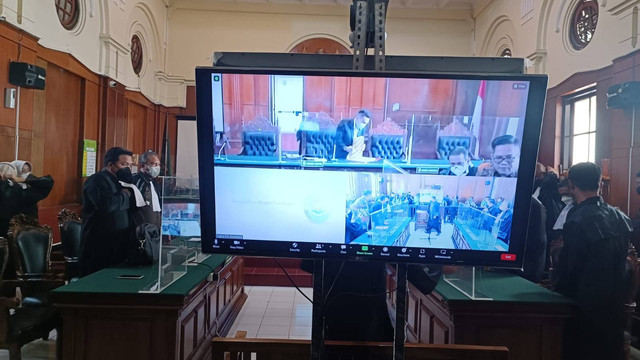 Sidang keempat kasus pencabulan terdakwa Mas Bechi dengan agenda putusan sela di PN Surabaya, Senin (8/8/2022). Foto: Farusma Okta Verdian/kumparan