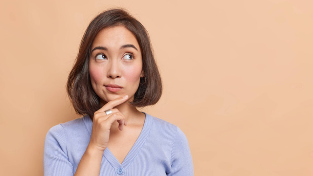 Ilustrasi berpikir jawaban tebak gaya 3 kata. Foto: Cast Of Thousands/Shutterstock