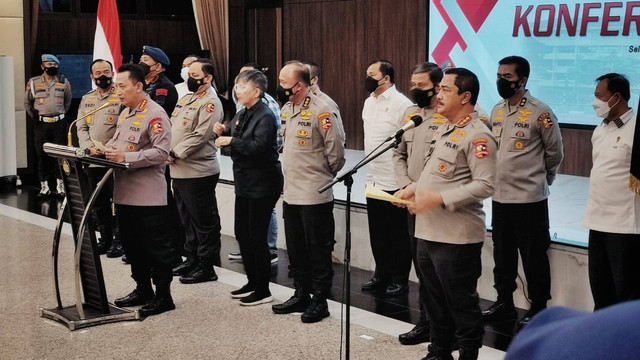 Kapolri Jenderal Pol Listyo Sigit Prabowo saat konferensi pers di Bareskrim Polri terkait meninggalnya Brigadir Yosua, Selasa (9/8/2022). Foto: Jamal Ramadhan/kumparan