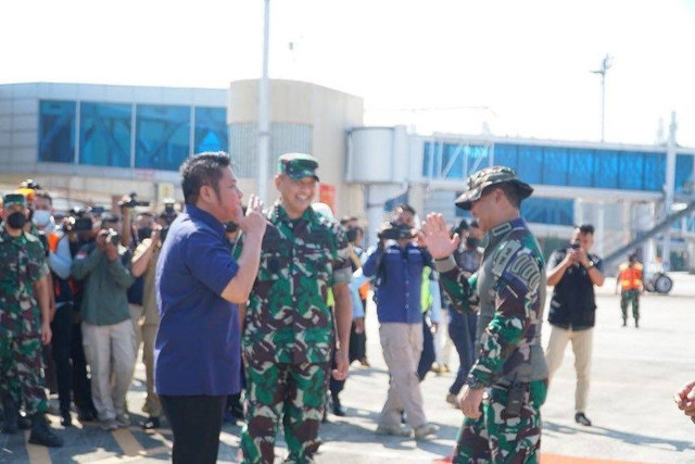 Panglima TNI, Jenderal Andika Perkasa saat bertemu dengan Gubernur Sumsel, Herman Deru. (ist)