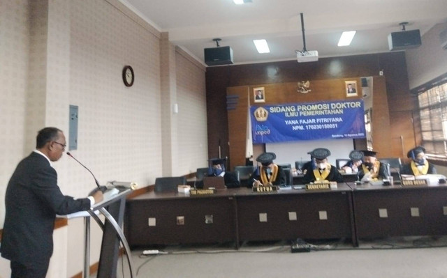 Prosesi sidang Doktor Yana Fajar FY Basori. Foto : Humas UMMI