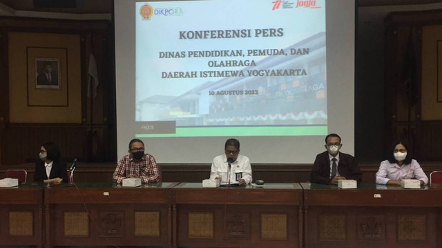 Konferensi pers kasus jilbab SMA N 1 Banguntapan oleh Disdikpora DIY, Rabu (10/8/2022). Foto: Maria Wulan/Tugu Jogja