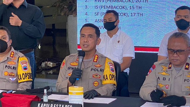Konfrensi pers anggota Geng Armi 059 dan Geng BK pelaku pengeroyokan dan pembacokan yang menyasar pengguna jalan raya di Kota Semarang. Foto: Intan Alliva/kumparan