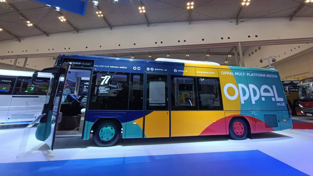 Persiapan pembukaan GIIAS ke 29 yang terselenggara dari 11-21 Agustus 2022 di ICE BSD, Tangerang. Foto: Rizki Fajar Novanto/kumparan