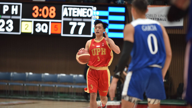 Pemain UPH Eagles, Valentinus Wongso, saat berlaga di Turnamen Basket Universitas Dunia (WUBS) di Tokyo, Jepang. Foto: Dok. Liga Mahasiswa
