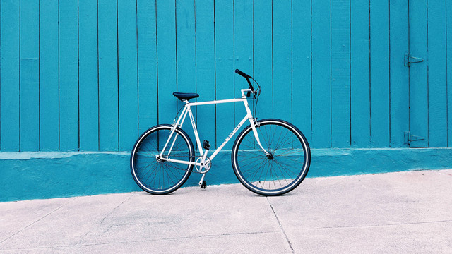 Cara Bawa Sepeda di Kereta Jarak Jauh, Foto: Unsplash/Carl Nenzen Loven