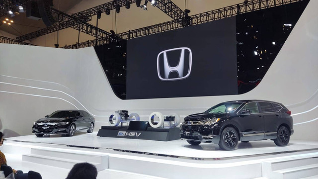Honda CR-V dan Accord Hybrid. Foto: Gesit Prayogi/kumparan
