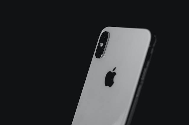 Cara memindahkan foto dari iPhone ke laptop. Sumber: unsplash.com