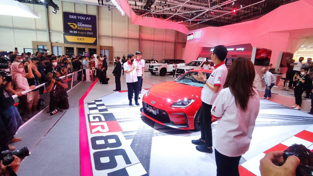 GR 86 dan Hillux GR Sport dirilis di GIIAS 2022 bersamaan dengan 4 penyegaran pada produk yang mendapat label GR Toyota, Kamis (11/8/2022). Foto: Aditya Pratama Niagara/kumparan