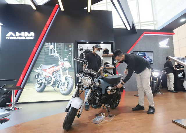 Honda ST125 Dax dan New Honda ADV160 Andalan AHM di GIIAS 2022
