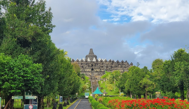5 Rekomendasi Hotel dengan View Candi Borobudur yang Unik, foto:google street view candi borobudur