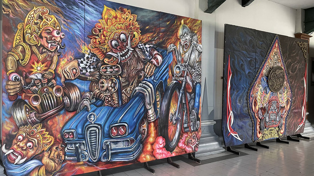 Relief otomotif yang terpasang di Event Indonesia Custom Show (ICS) 2022. Foto: istimewa