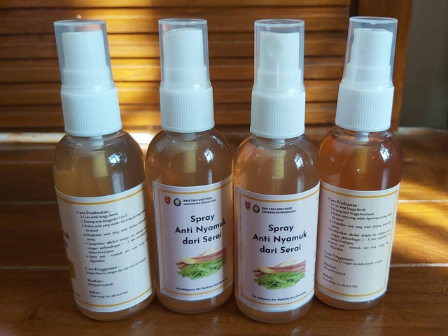 Spray anti nyamuk dari serai. Foto: Dokumentasi Pribadi.