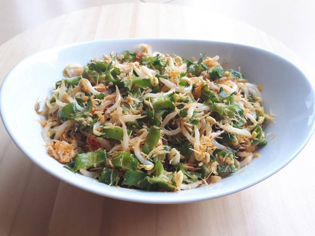 Ilustrasi Urap Sayur. Foto: Shutterstock