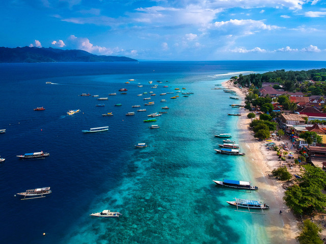 Cara ke Gili Trawangan dari Bali Menggunakan Fast Boat, Foto: Unsplash/Tom Bixler
