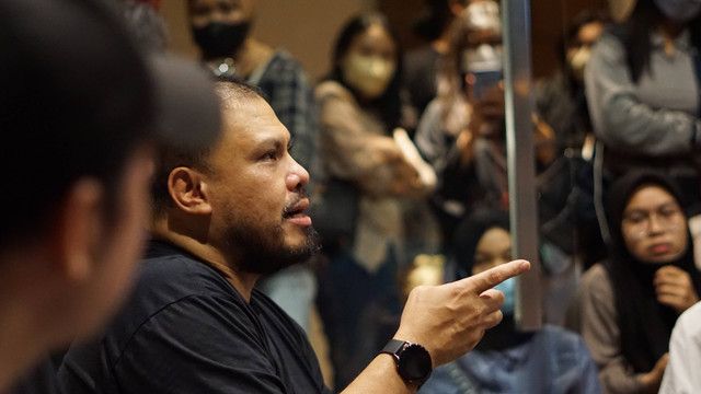 Joko Anwar berjumpa penggemar di Yogya, Sabtu (13/8). Foto: Arif UTE