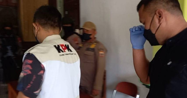 Kantor Bupati Pemalang dan sejumlah Organisasi Perangkat Daerah (OPD) digeledah Komisi Pemberantasan Korupsi (KPK), Senin (15/8/2022).