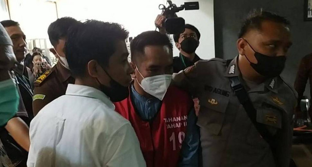 Mas Bechi tiba di PN Surabaya. (Foto: Zain Ahmad)