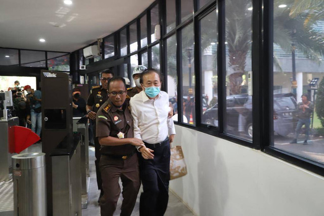 Surya Darmadi saat tiba di Kejagung, Senin (15/8). Foto: Kejagung