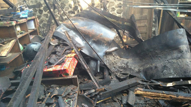 Rumah di Sleman yang runtuh dan menimpa seorang anak. Foto: dok. BPBD Sleman