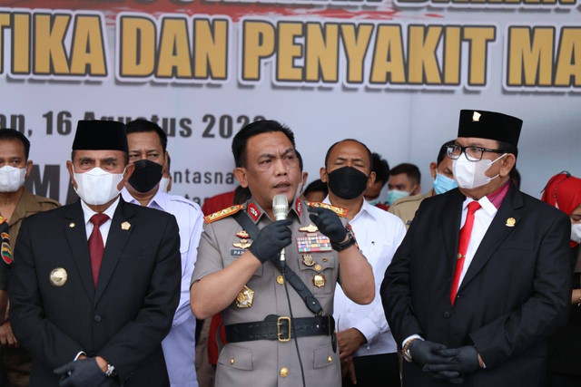 Kapolda Sumut Irjen Pol Panca Putra saat menyampaikan paparan di Mapolda Sumut, Selasa(16/8).
 Foto: Rahmat Utomo/kumparan