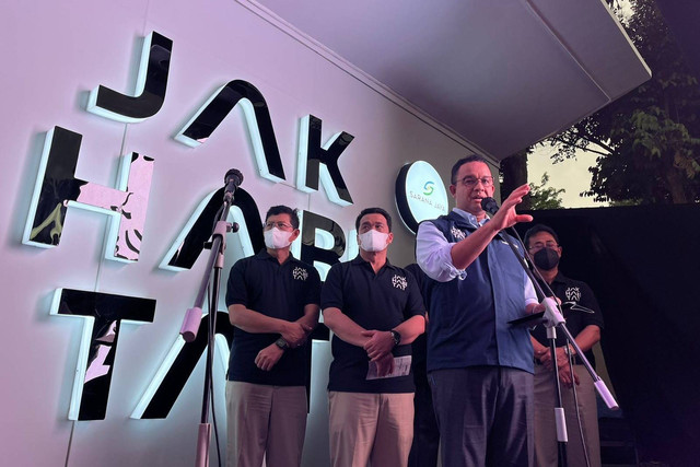 Gubernur DKI Jakarta Anies Baswedan luncurkan Jak Habitat di Taman Martha Tiahahu, Jakarta Selatan, Selasa (16/8).  Foto: Haya Syahira/kumparan