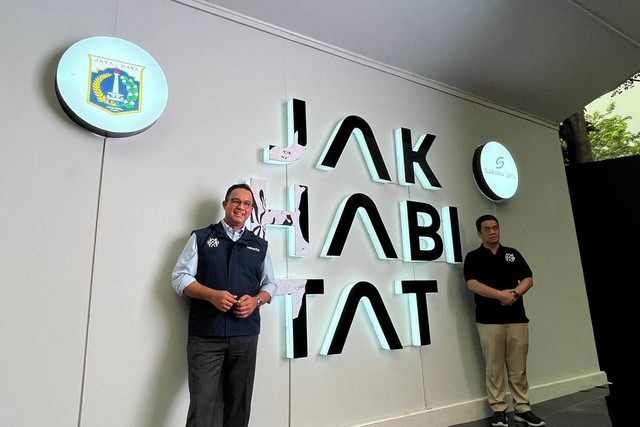 Gubernur DKI Jakarta Anies Baswedan luncurkan Jak Habitat di Taman Martha Tiahahu, Jakarta Selatan, Selasa (16/8).  Foto: Haya Syahira/kumparan