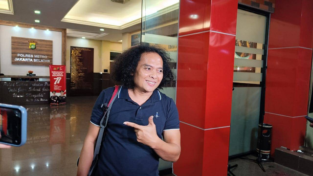 Deolipa Yumara di Polres Metro Jakarta Selatan, Selasa (16/8/2022). Foto: Jonathan Devin/kumparan