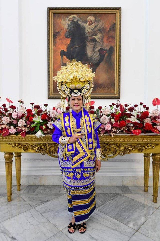 Gaya Iriana Jokowi di HUT Ke-77 RI, Tampil Unik Pakai Baju Adat Buton. Foto: Muchlis Jr - Biro Pers Sekretariat Presiden