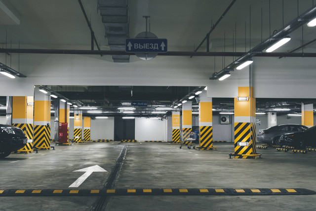 Tempat Parkir MRT Fatmawati/Foto hanya ilustrasi dan bukan tempat aslinya. Sumber: Unsplash/Egor Myznik