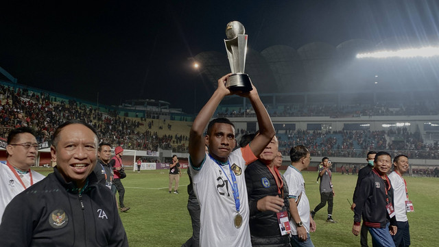 Iqbal Dwijangge saat Timnas U-16 juara Piala AFF U-16 2022 di Stadion Maguwoharjo, Sleman. Foto: Soni Insan Bagus/kumparan