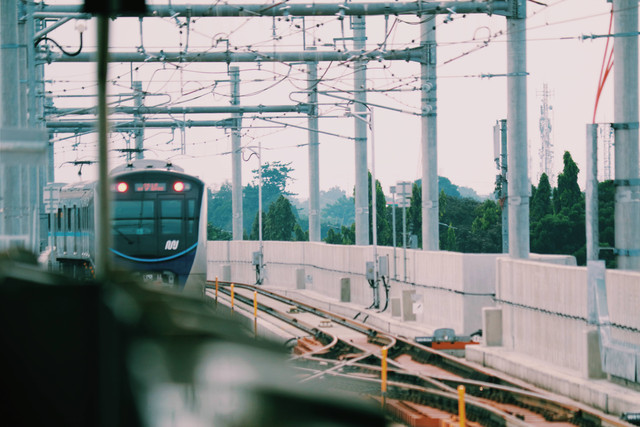 Cara keliling Jakarta naik MRT, foto unplash, Anisetus Palma