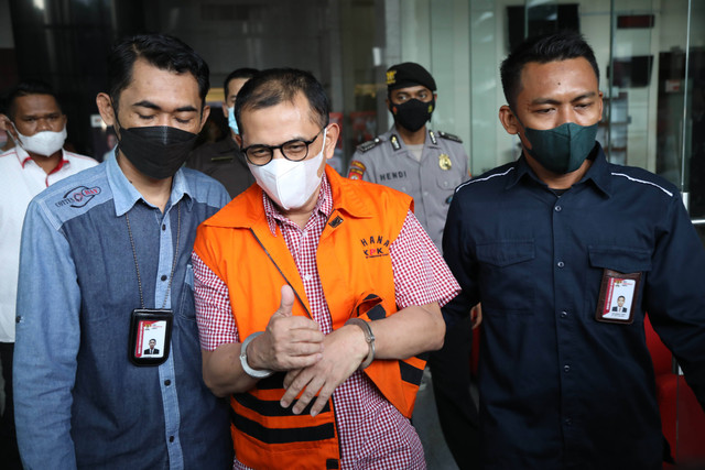 Mantan Wali Kota Cimahi Ajay Priatna dihadirkan dalam konferensi pers di gedung KPK, Jakarta, Kamis (18/8/2022). Foto: Aditia Noviansyah/kumparan