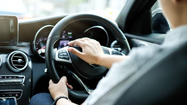 Ilustrasi cara pasang klakson keong di mobil. Foto: dok. Shutter Stock