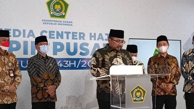 Menteri Agama RI, Yaqut Cholil Qoumas dalam konferensi pers Closing Statemen Operasional Penyelenggaraan  Ibadah Haji 2022 di Gedung Media Centre, Asrama Haji Pondok Gede, Jakarta, Kamis (18/8/2022). Foto: Zamachsyari/kumparan