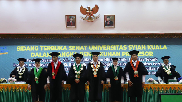 Sidang Senat Terbuka Universitas Syiah Kuala dalam rangka pengukuhan profesor/guru besar di Gedung AAC Dayan Dawood, Darussalam, Banda Aceh, Kamis (18/8/2022). Foto: USK